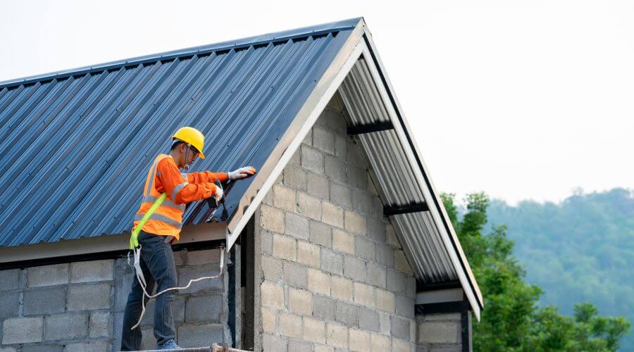 Expert new roof installation services in Regina, NM